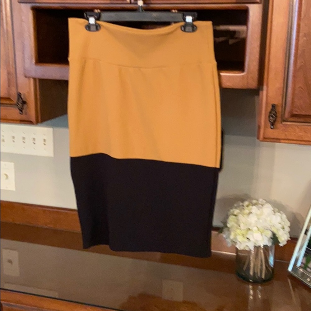 LuLaRoe skirt